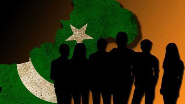 WHY DO PAKISTANI YOUNGSTERS WANT TO MOVE ABROAD?